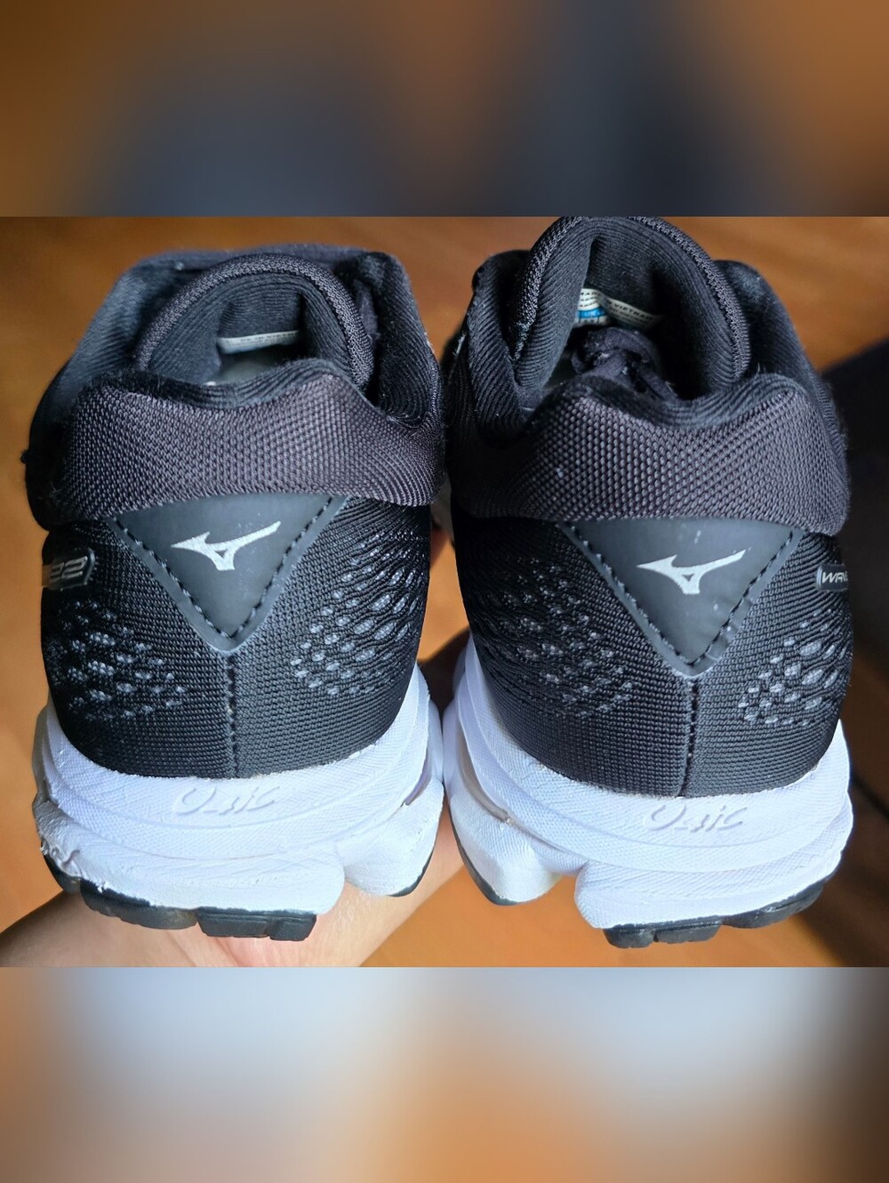 Sz 9 Women's MIZUNO WAVE RIDER 22 'Black' Running Shoes - Picture 5 of 8